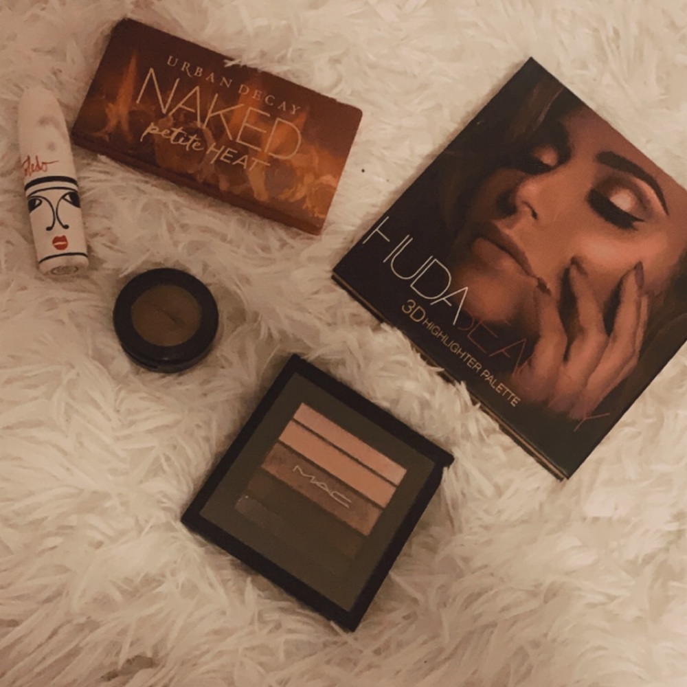 High end makeup bundle